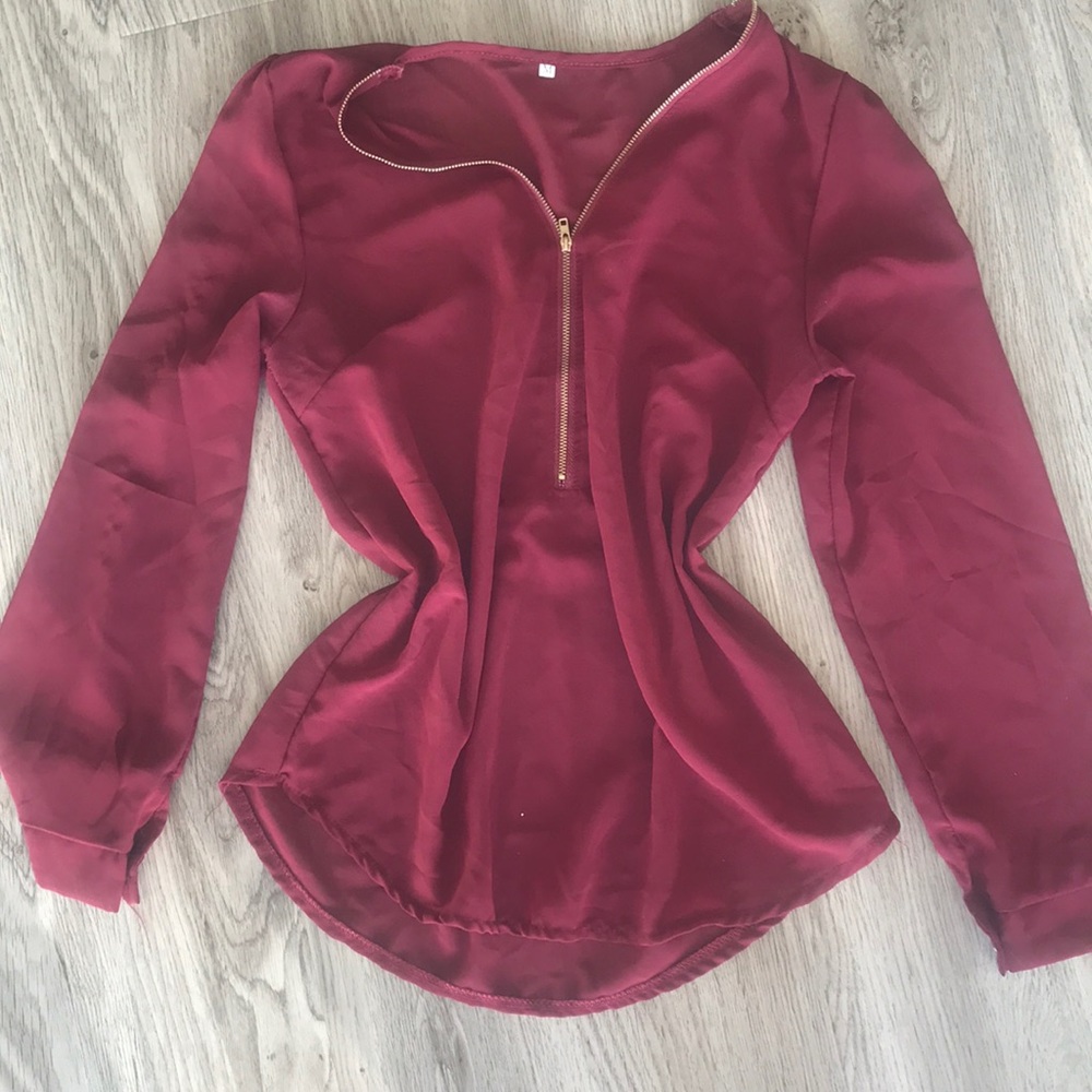 Red long sleeve shirt (M)